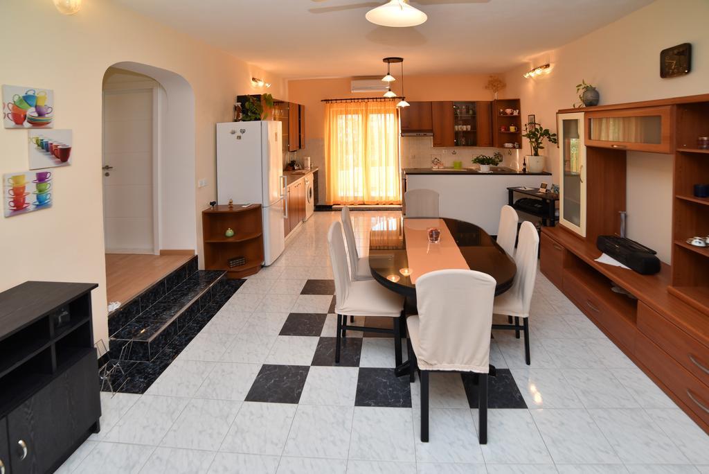 Apartment Enjoy You Split Exterior photo